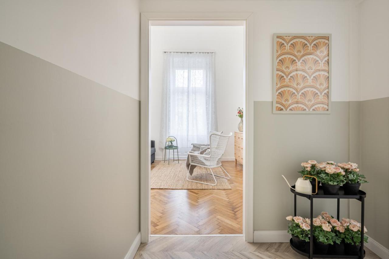 Atmos Glare Apartment Budapest Exterior foto