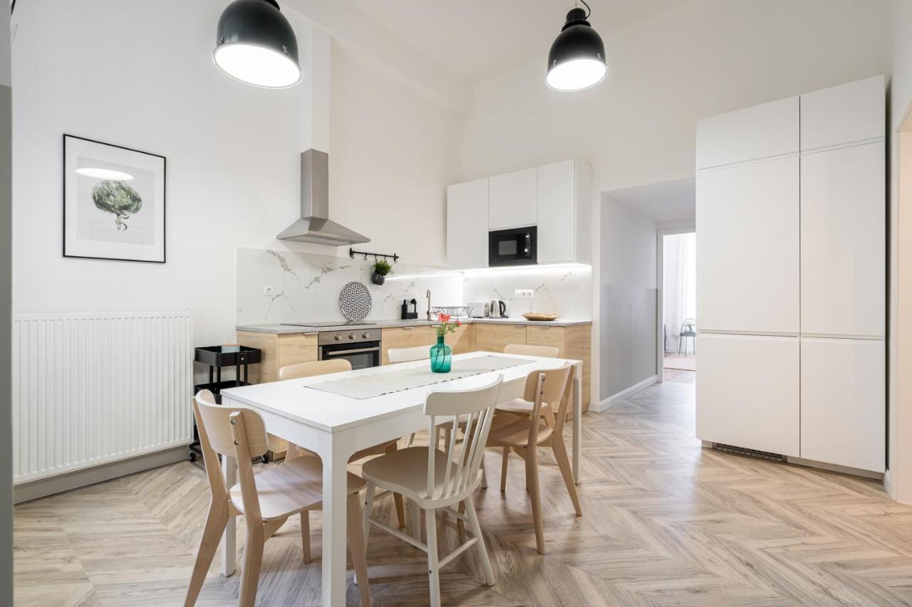 Atmos Glare Apartment Budapest Exterior foto