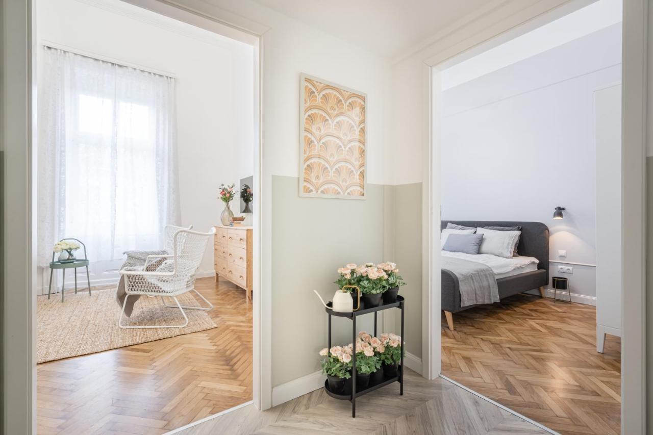 Atmos Glare Apartment Budapest Exterior foto